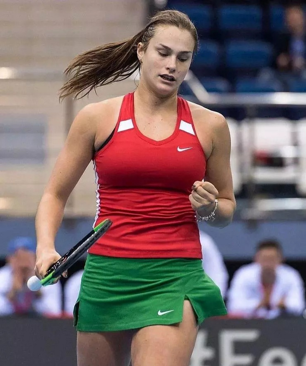 落后于表现 落后于表现