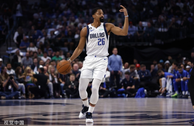 冰球少年在 冰球少年在